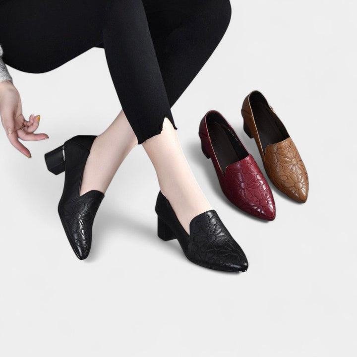 Olene – Pumps med broderi