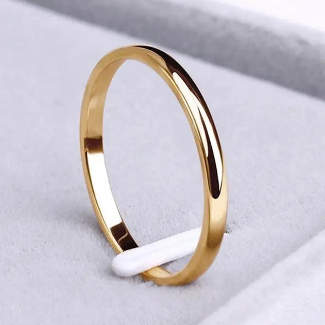 Enkel ring i guld og sølv 
