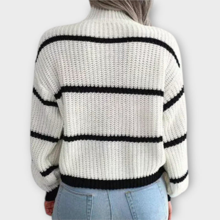 Chavala - Højhalset sweater med striber