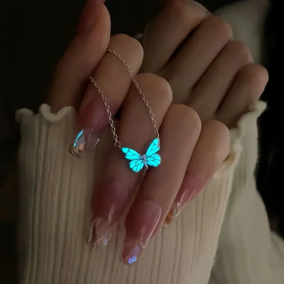 Sæt med halskæde og armbande med lysende blau sofferfolf 