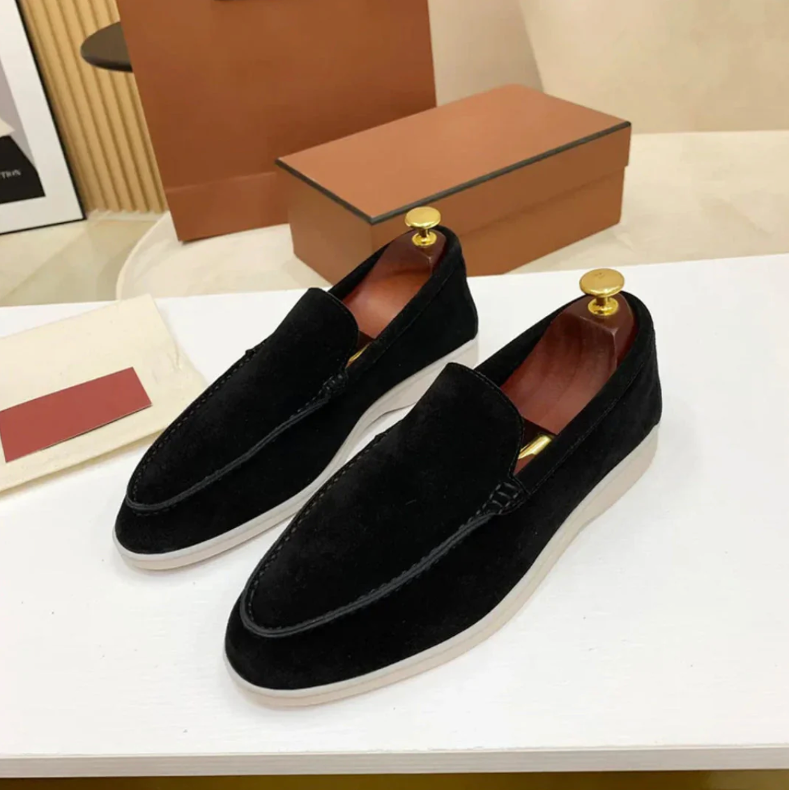 Klassiske ruskindsloafers