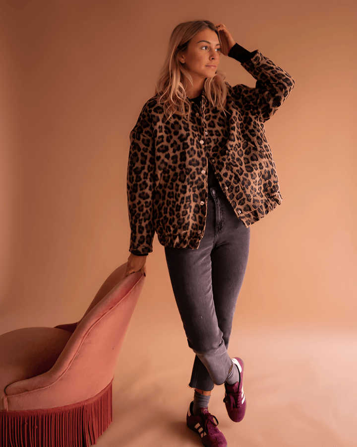 Leona | Leopard Bomberjakke