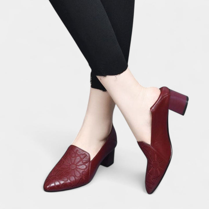 Olene – Pumps med broderi