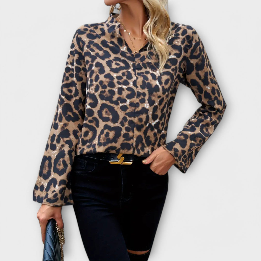 Bluse med leopardprint og V-hals 