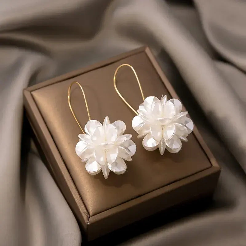 Elegante Øreringe med Hvide Blomster
