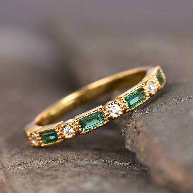 Vintage Ring Grøn med Inkrustationer af Zirkon og Guld 
