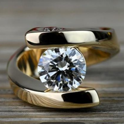 Vintage Ring i Spiralform med Zirkonia