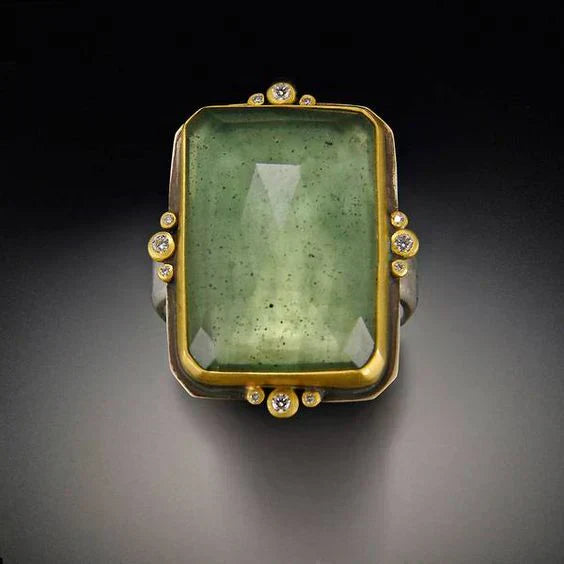 Vintage ring i grøn glas og guld
