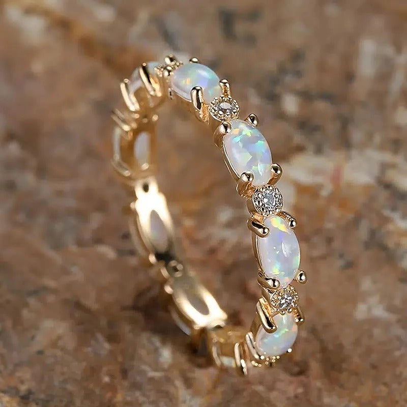 Vintage Guld Ring med Opal Eternity