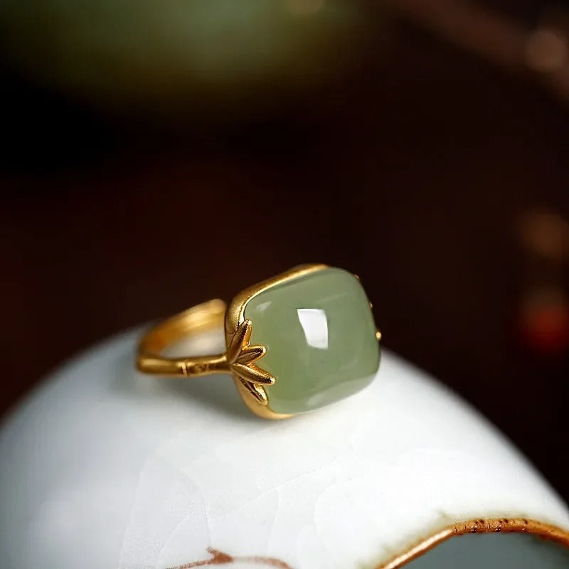 Justerbar Vintage Ring i Guld og Grøn Jadeit 