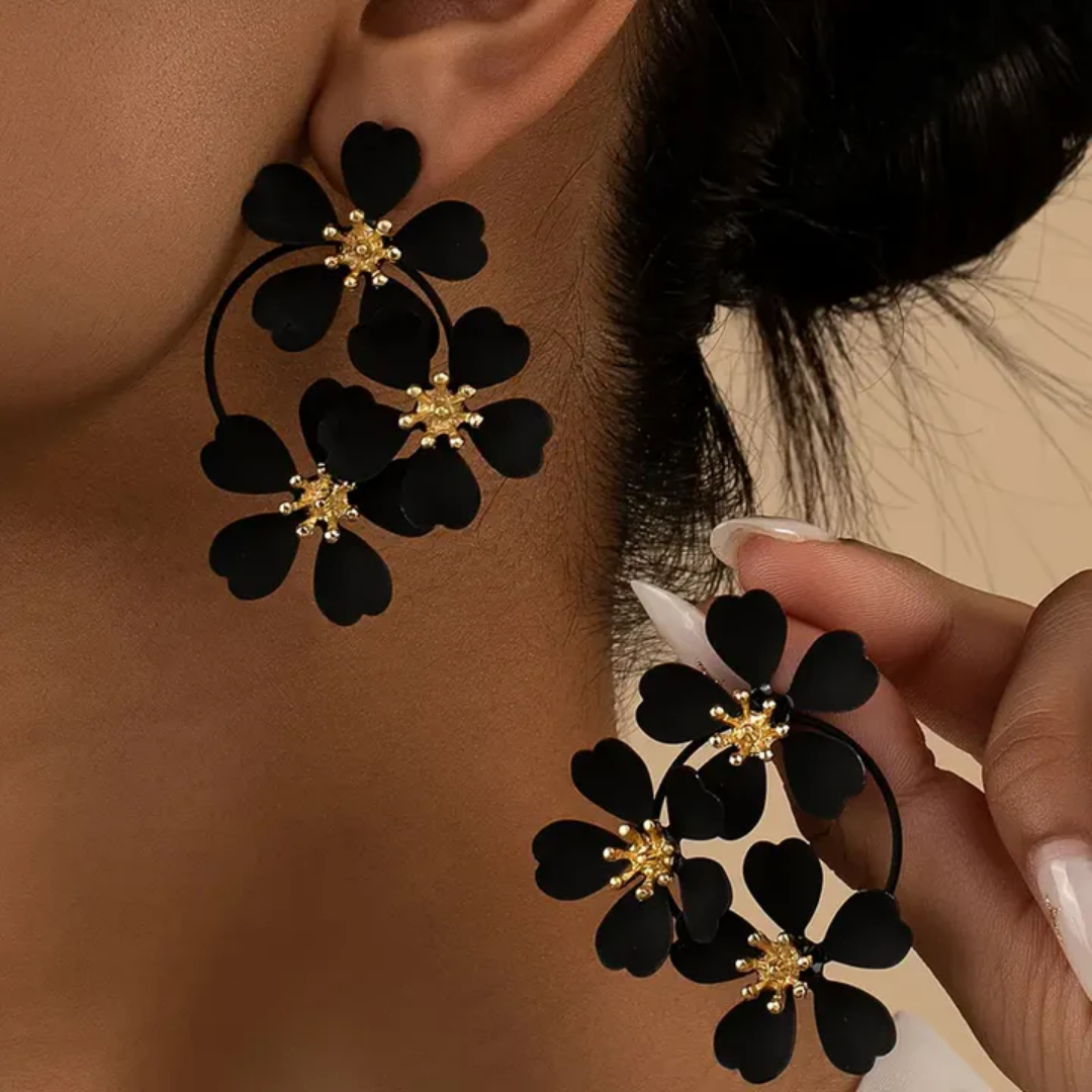 Wisiorki Vintage med Sorte Blomster